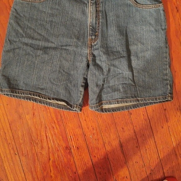 Levi's 550 Relaxed Dark Wash Shorts Sz 16 - Picture 3 of 10